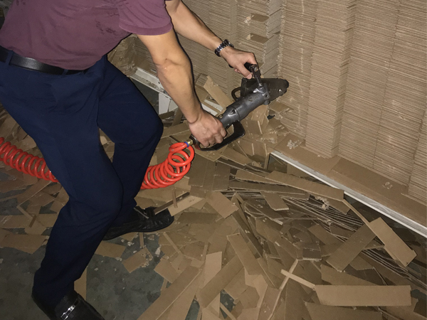 印刷纸盒制造厂为什么需要清废机？