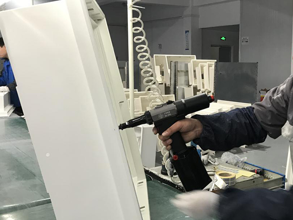 英德利员工使用污的APP污到下面流水的直播软件